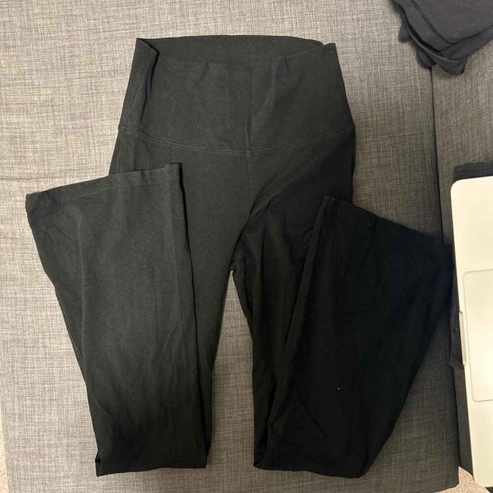 Aritzia TNA flare leggings